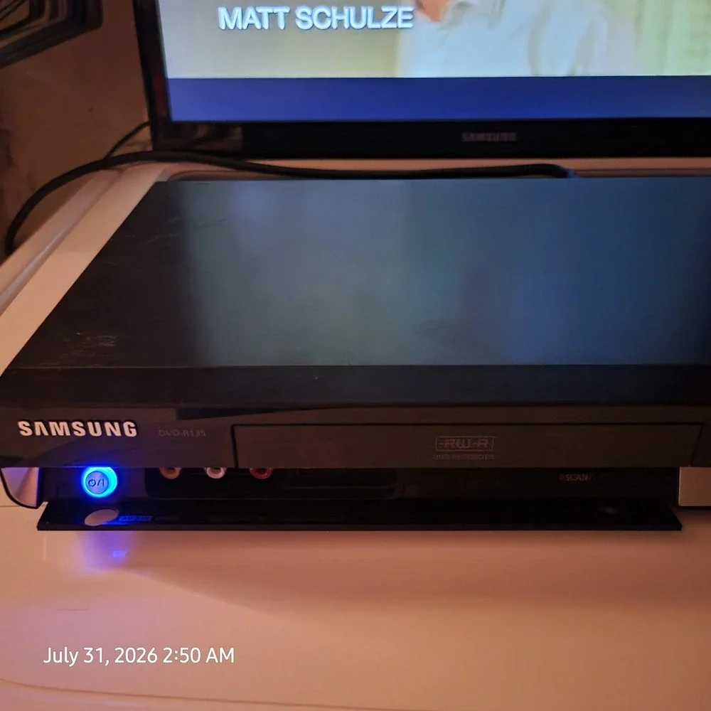 Samsung DVD-R135 DVD Recorder Player HDMI 1080i Upscale - With Remote - Working